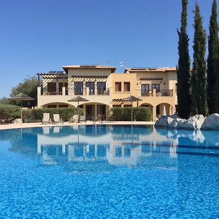 Apartment Theseus Village 2 Bed With Enviable Position On Communal Pool *