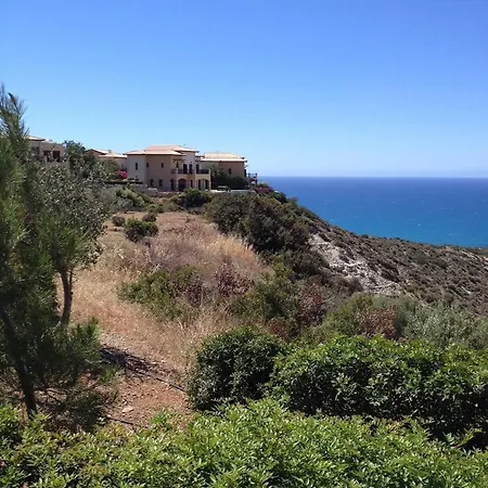Theseus Village 2 Bed With Enviable Position On Communal Pool Διαμέρισμα