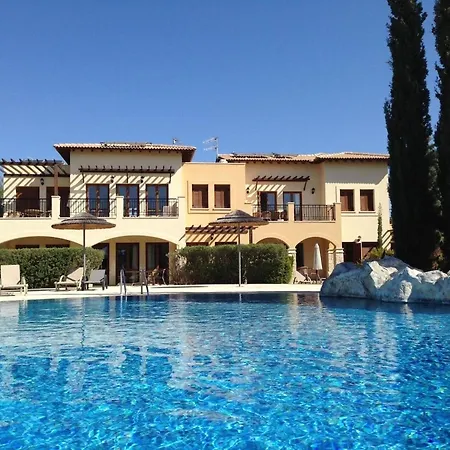 Theseus Village 2 Bed With Enviable Position On Communal Pool